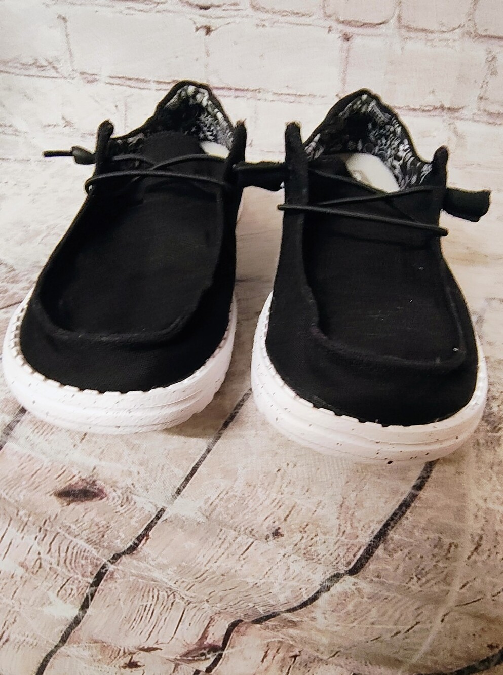 Hey Dude Women's 11 Slip On Wendy's Basic Black Odyssey Canvas Shoes - Picture 3 of 10
